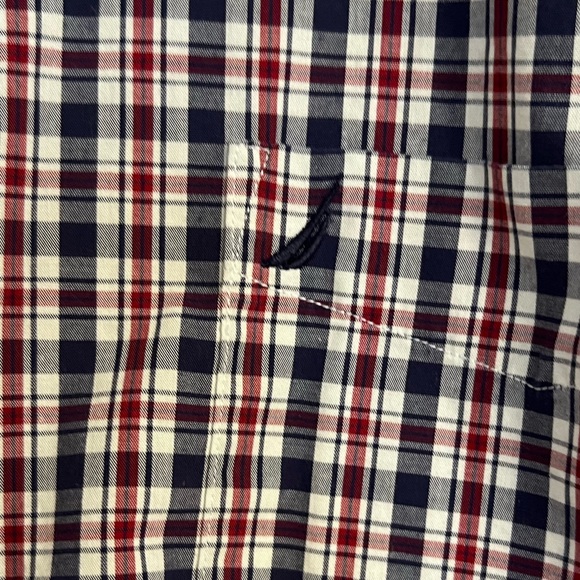 Nautica Men’s Blue and Red Plaid Long Sleeve Button Down Shirt Size XL - Picture 2 of 6
